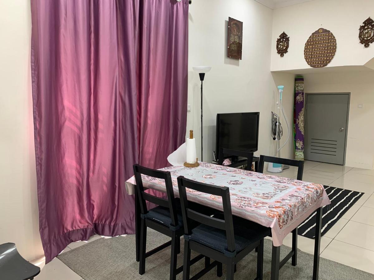 Rosevilla Homestay - 3R2B Fully Aircond Wifi Bandar Puncak Alam Luaran gambar